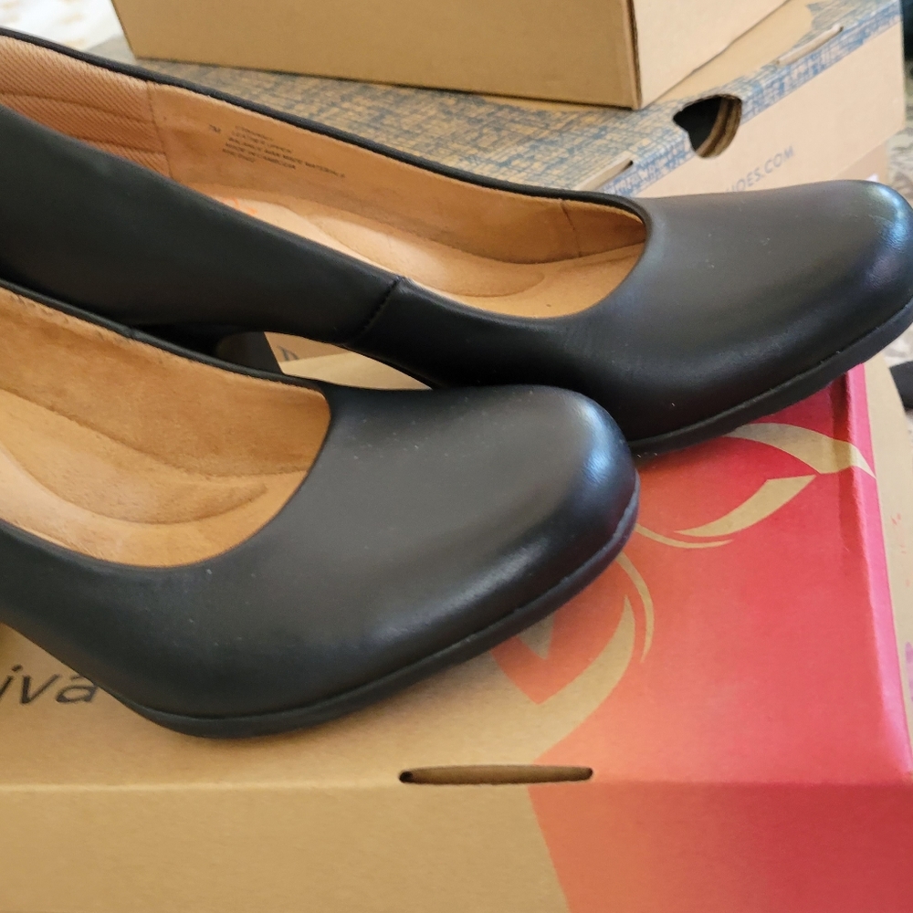 Comfortiva Noxi Black Leather size USA 7